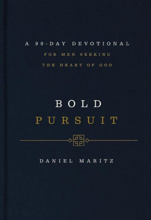 9781400242962 Bold Pursuit : A 90 - Day Devotional For Men Seeking The Heart Of God